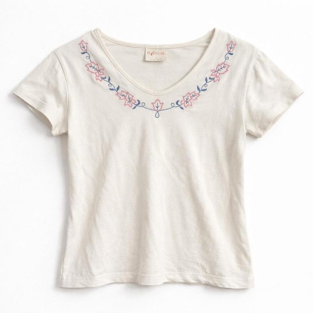 Vintage White‎ Embroidered Cottagecore Top V Neck Soft Girl Coquette Grannycore